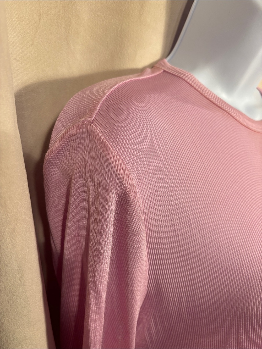 St. John Drapey Classic Pink Crewneck Women's Top - Picture 3 of 6